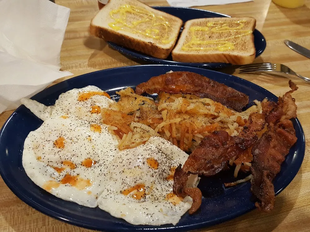 Eggs with Bacon and Hash Browns